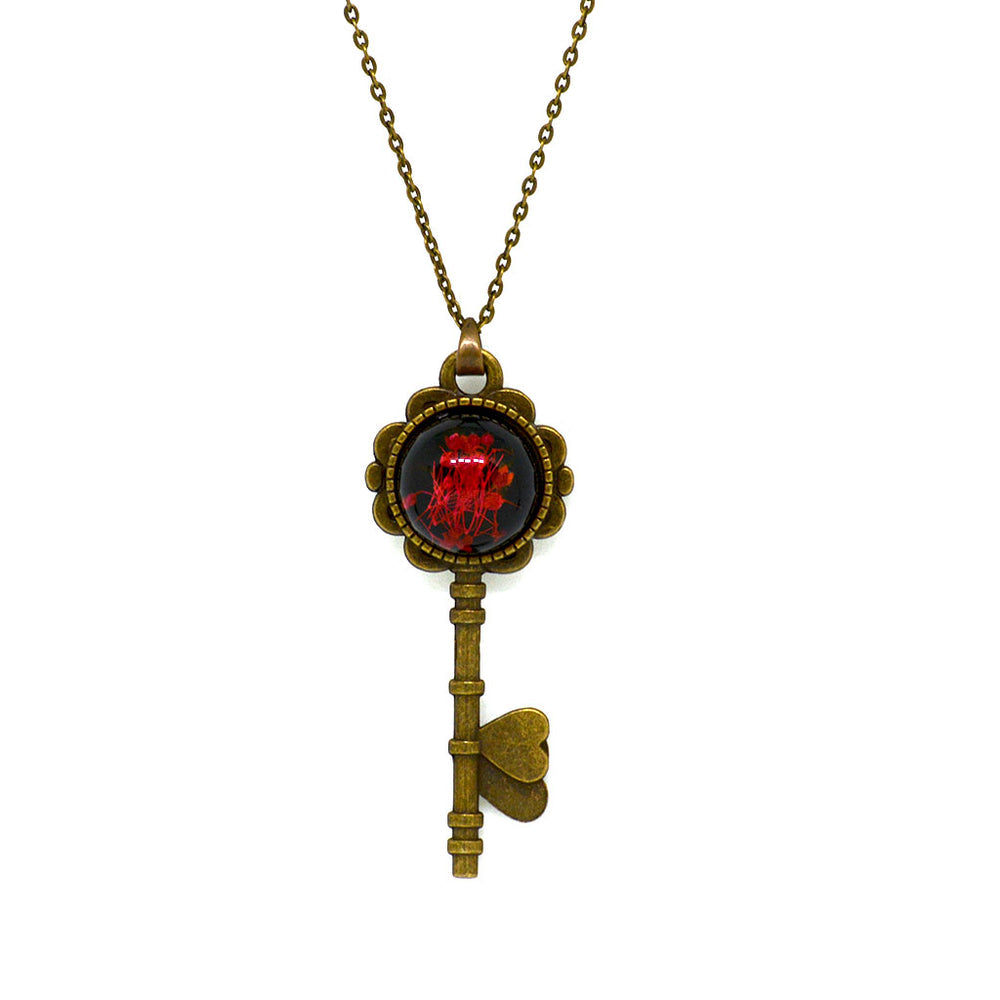 FLO's Dainty Cue Real Dried Flower Necklace