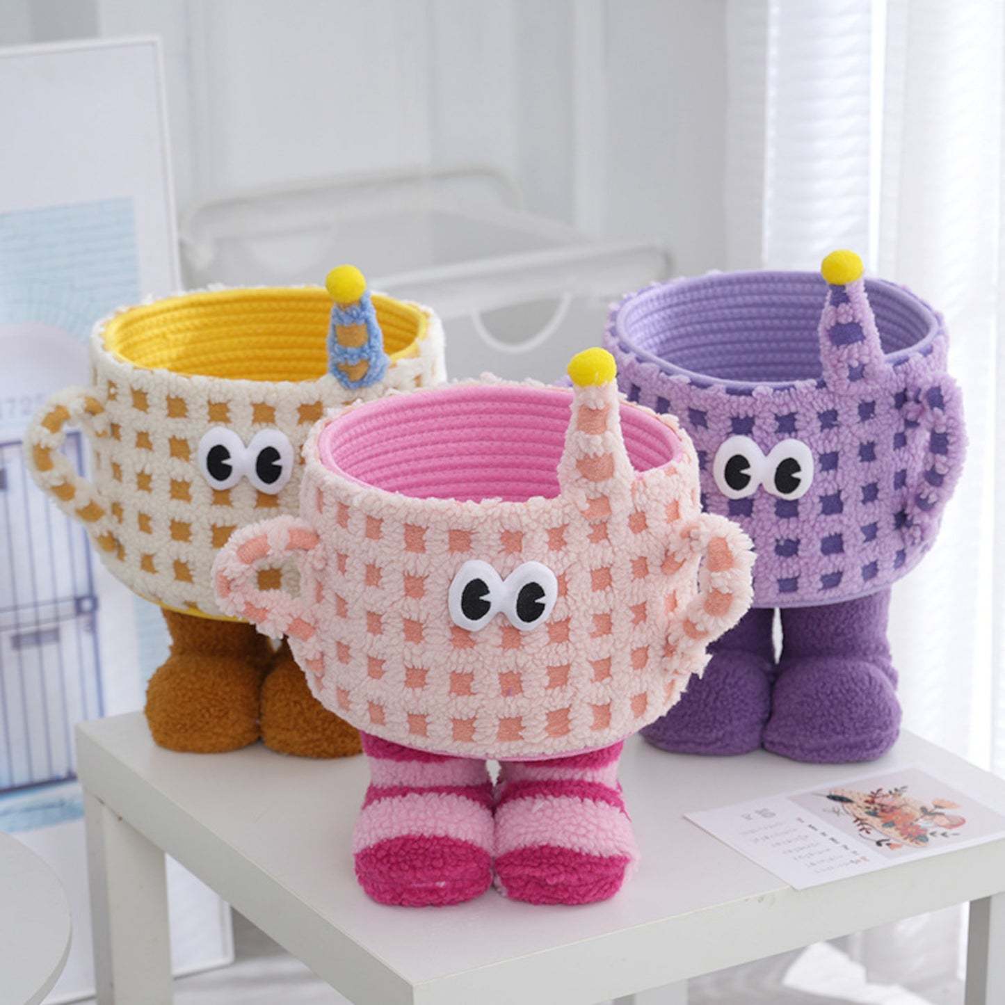 Peek-a-Boo Footed Crochet Basket