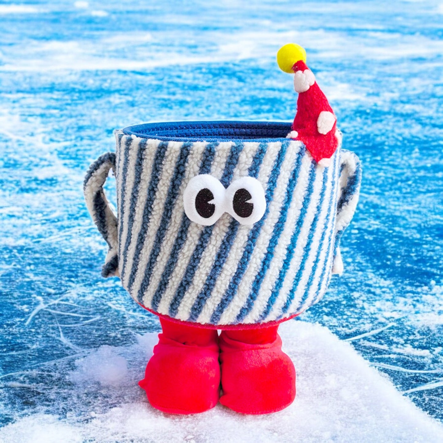 Peek-a-Boo Footed Crochet Basket