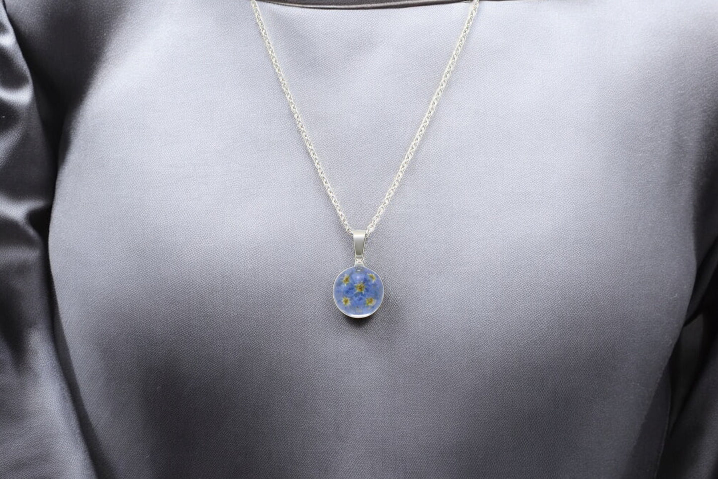FLO's Eternal Bloom Forget-Me-Not Pendant