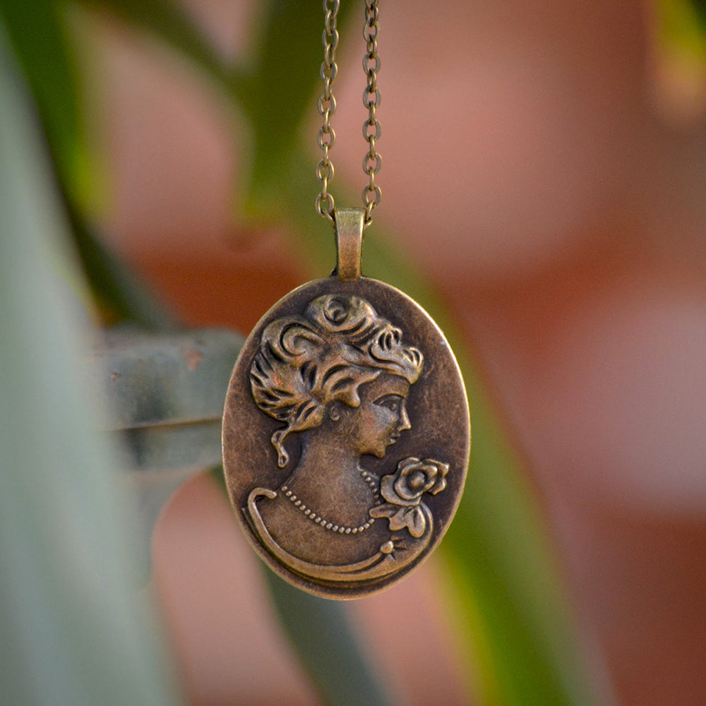 FLO's Radiant Diurnal Real Dried Flower Necklace